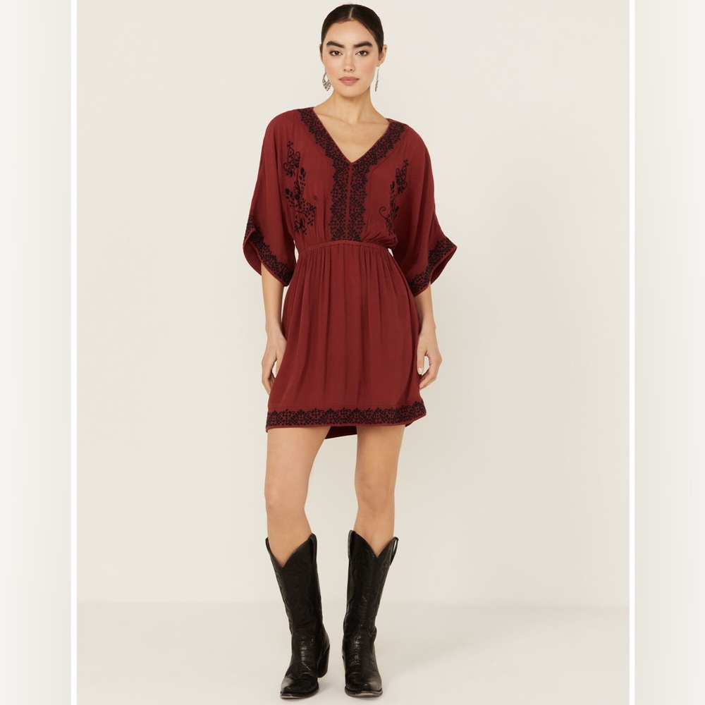 Shyanne Women's Embroidered Dolman Sleeve Dress